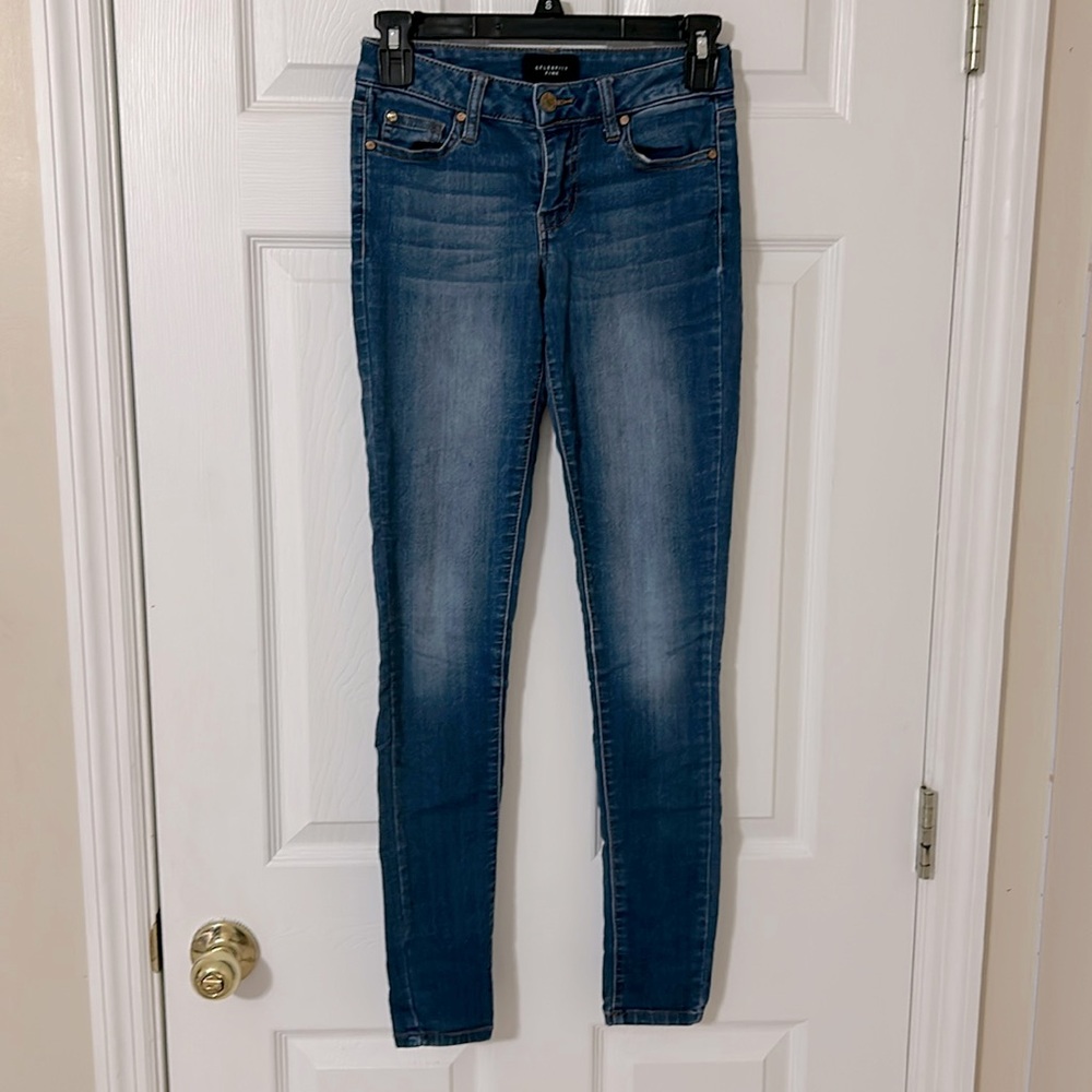 Celebrity Pink Women's Skinny Jeans - Medium Blue Wash